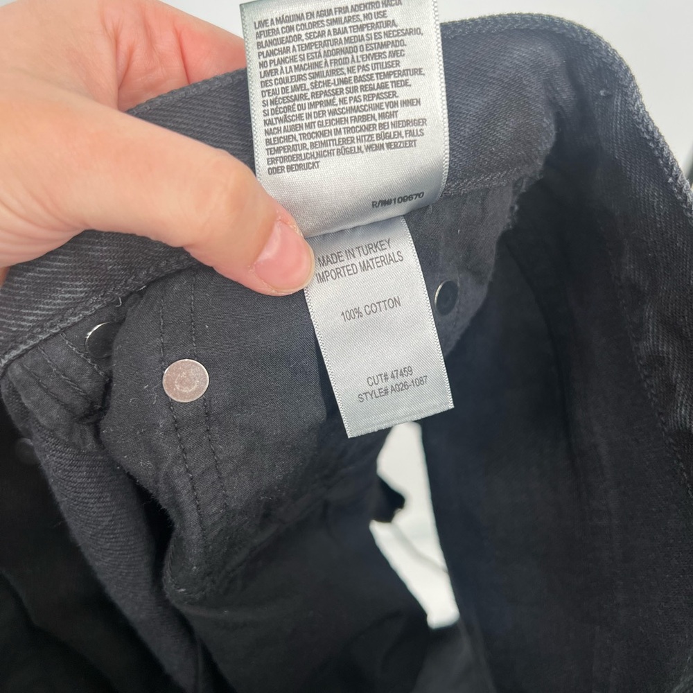 AGOLDE Parker Vintage Cut-Off Denim Shorts in Tidal Button Fly - Picture 7 of 7